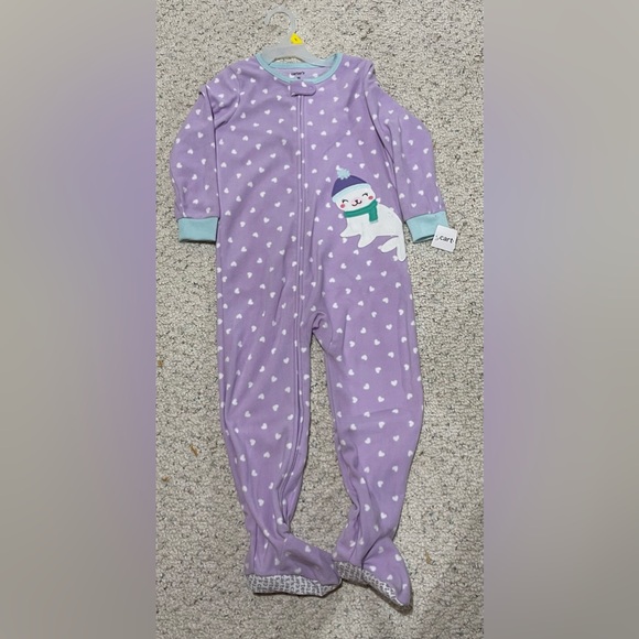 Girls Carter’s new one piece zip up sleeper.  Size 4t - Picture 1 of 3